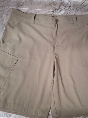 Under Armour Tan Men's Khaki Shorts, Size 40